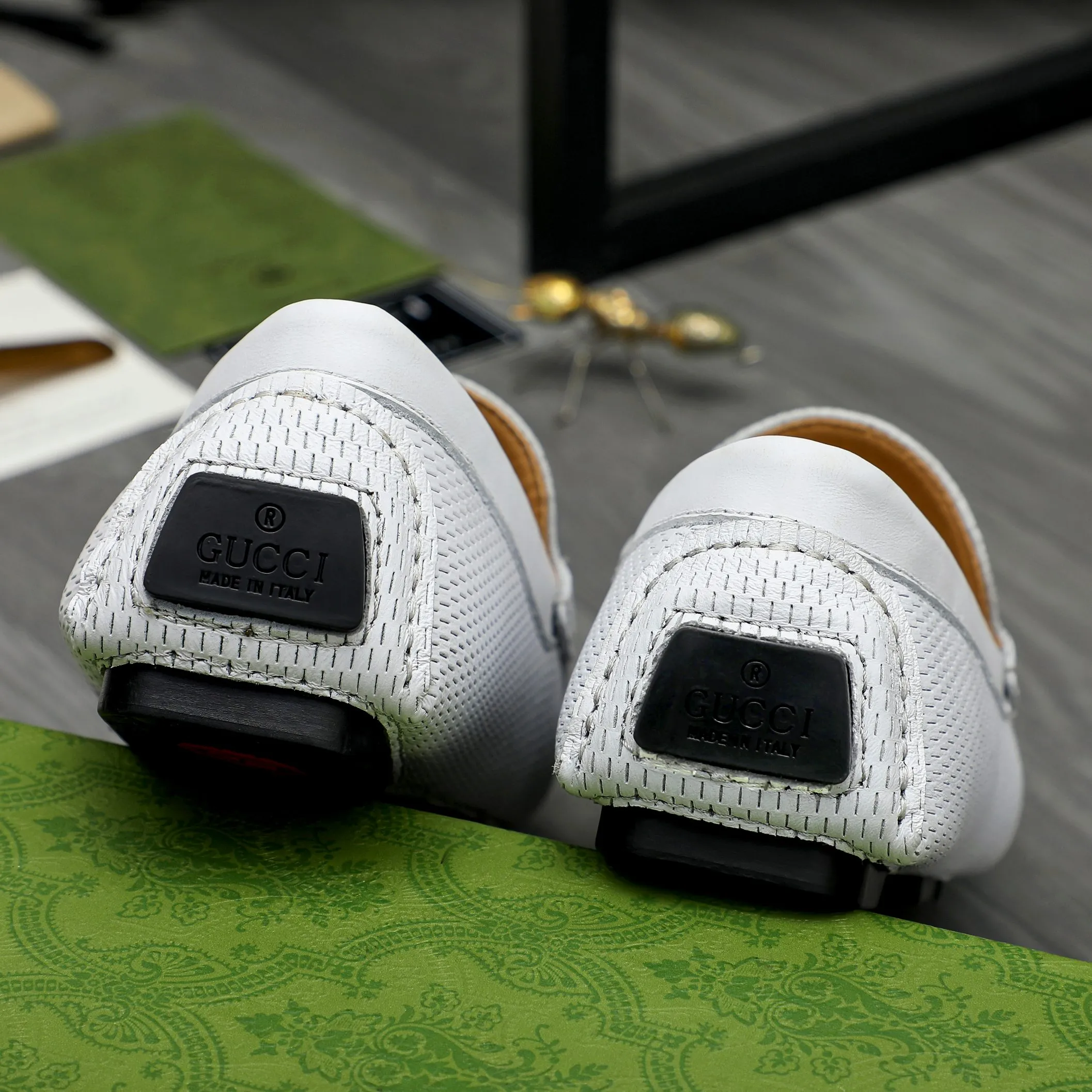 Men's shoes 💰p420 Product trademark: GUCCI (Gucci) casual slip-on men's shoes Regular size: 38-44 Product materials: Selected hollow cowhide upper, sheepskin lining, rubber outsole